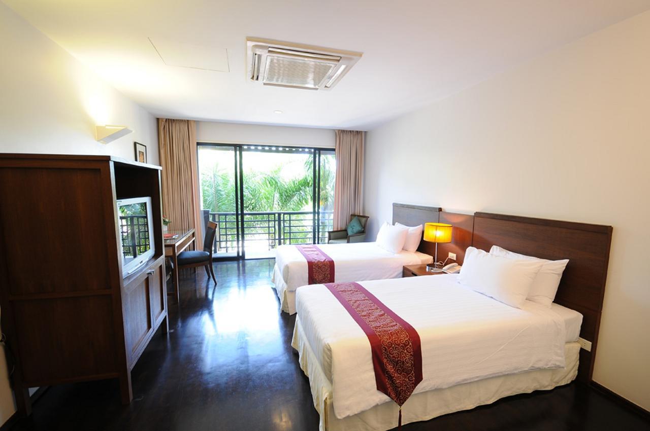 Maison d'hôtes Suwan Golf & Country Club à Nakhon Chai Si Extérieur photo