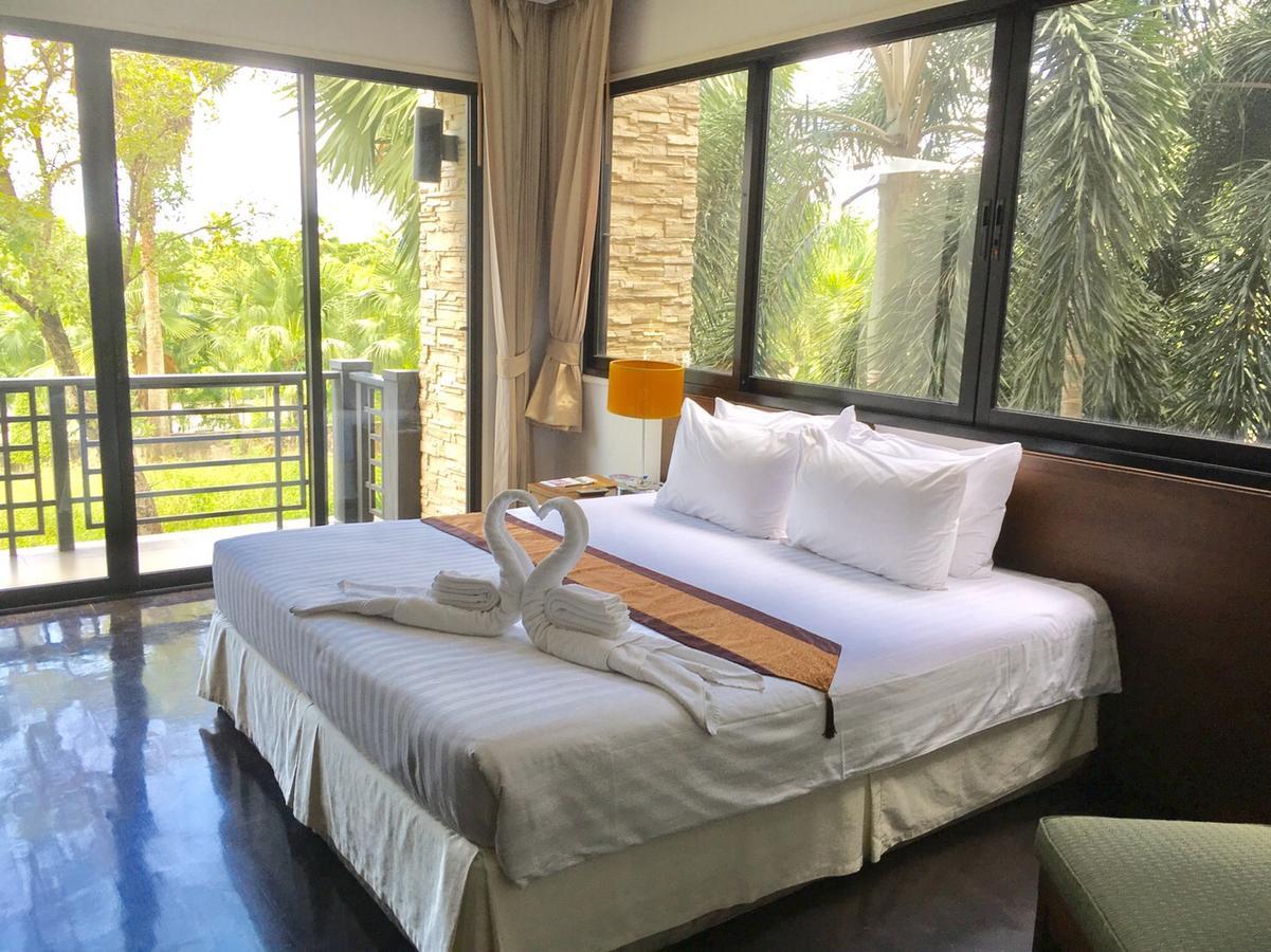 Maison d'hôtes Suwan Golf & Country Club à Nakhon Chai Si Extérieur photo