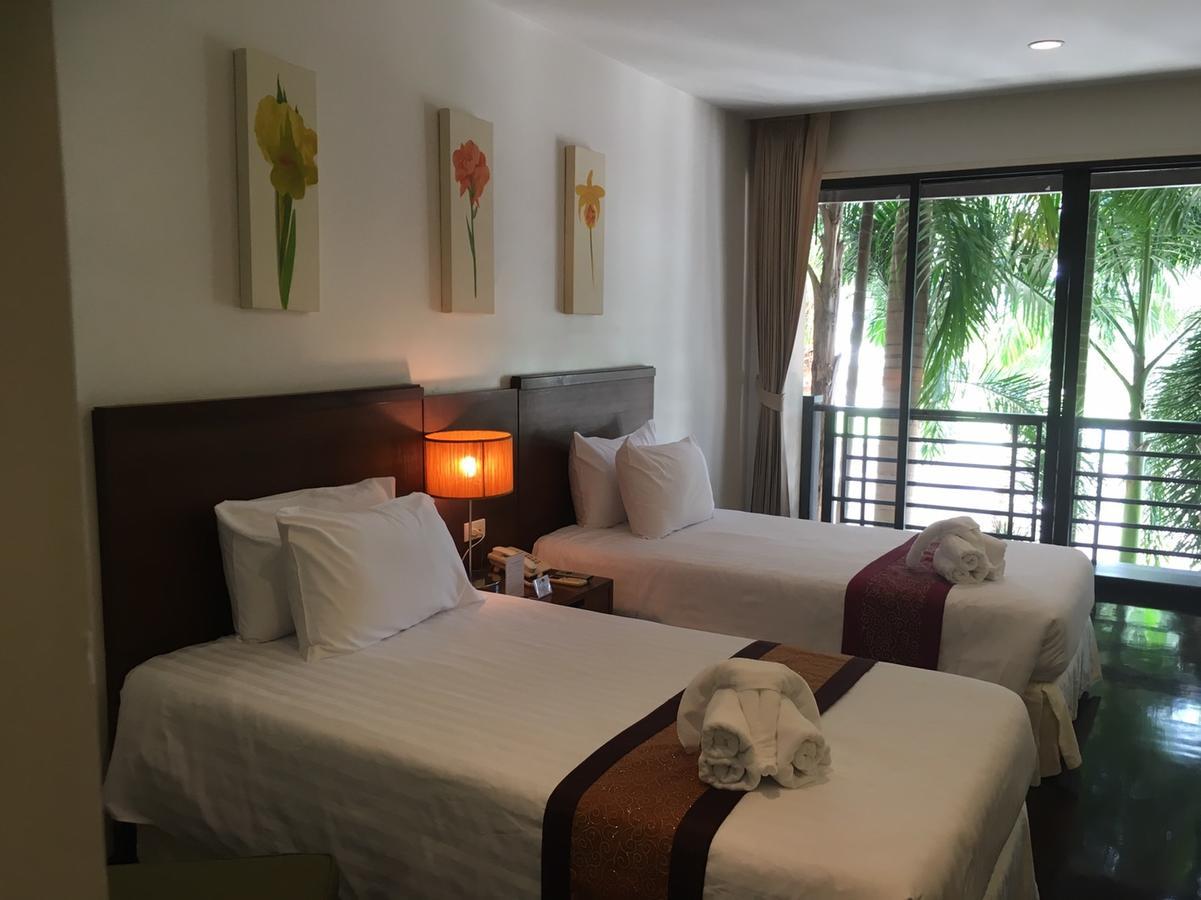 Maison d'hôtes Suwan Golf & Country Club à Nakhon Chai Si Extérieur photo