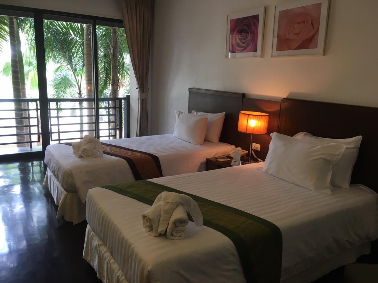 Maison d'hôtes Suwan Golf & Country Club à Nakhon Chai Si Extérieur photo