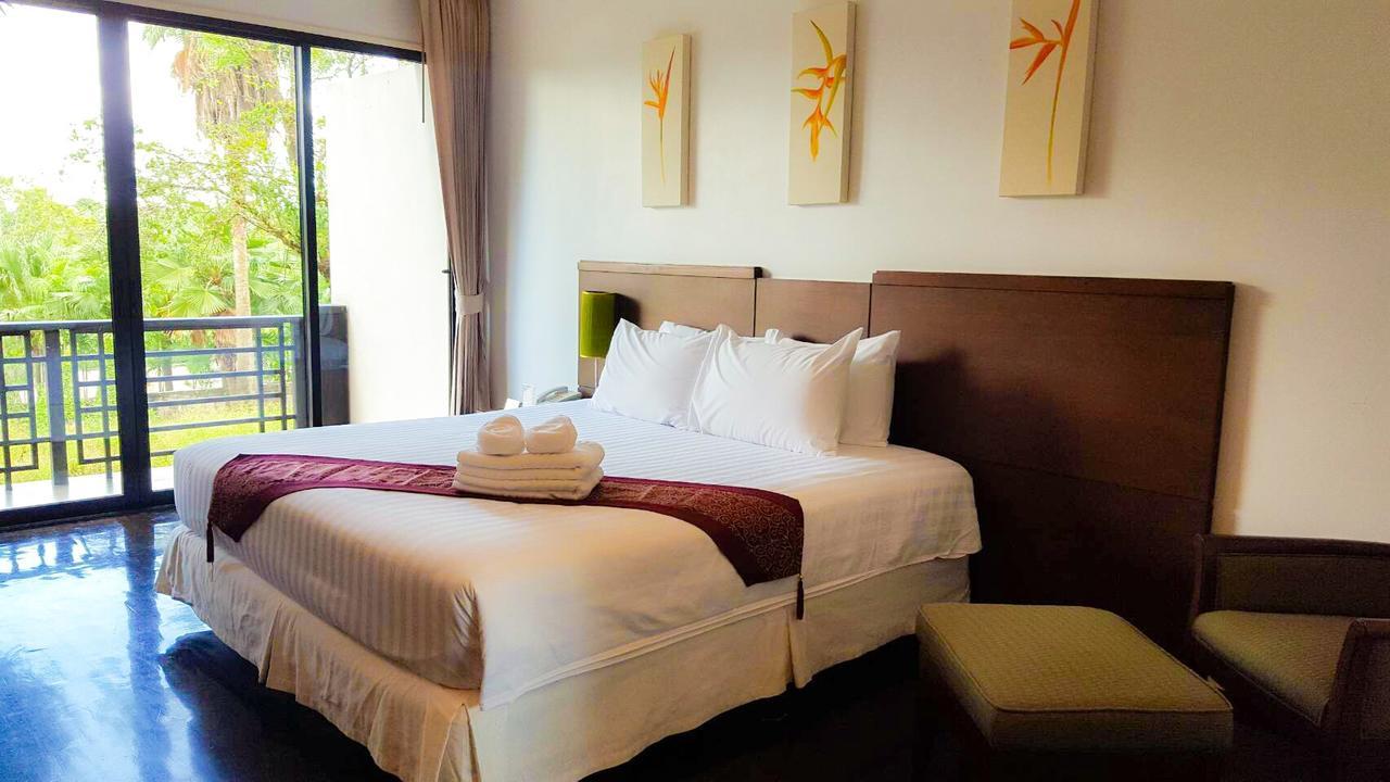 Maison d'hôtes Suwan Golf & Country Club à Nakhon Chai Si Extérieur photo